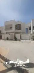  3 فيلا جديد دورين دوبلكس خليجي للبيع في مدينة طرابلس منطقة السراج طريق المواشي بعد جامع الصحابة ومدرسة