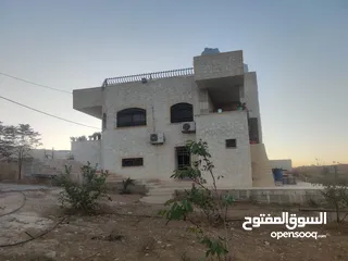  9 مزرعة مع بيت للبيع