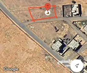  2 قطعة أرض للبيع في  طريق المطار مدخل الأحياء البرية  في موقع سكني ممتاز جداً مساحتها :400 متر مربع