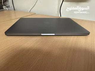  3 لابتوب  ابل نظيف غير مخدش موديل 2019	•	الرام: 8GB DDR4 – مناسب لتعدد المهام والاستخدام اليومي