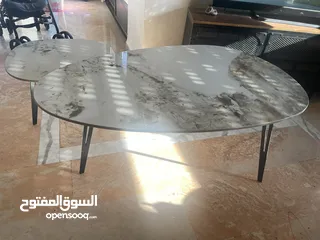  4 طاولة بالوسط