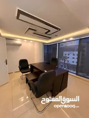 1 مكتب فخم وملحقاته