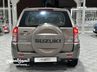  4 Suzuki Grand Vitara