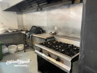  30 مطعم مأكولات يمنيه للبيع مع معدات كاملة في شارع الإذاعة بجانب بن العميد