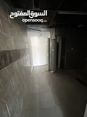  3 محل للإيجار في ايدون شرق دوار العيادات بجانب محل قهوة (green cup) بجوار جالاكسي جيم