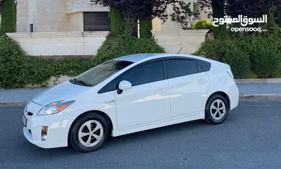  1 تويوتا بريوس منفوضه بالكامل مع جنط وكوشوك وكاله استعمال شخصي بطاريه فحص