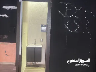  15 محلات للايجار مع المالك مباشرة عدد (2) في رام الله التحتا شارع الحسبة القديمة بجانب مخبز خلف، مساحة