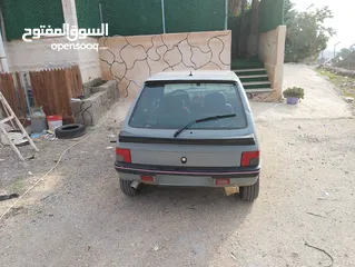  6 بيجو 205 للبيع السيارة جير عادي مش ناقصها برغي زي ما هي بالصور تماماً قانوني ومرخص ومأمن ساري مفعول