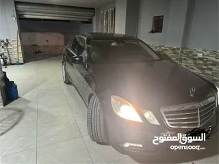  3 Mercedes Benz E250