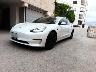  4 TESLA MODEL 3 ONLY 8000KM