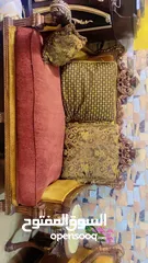  2 للبيع طقم كنب وطاوله سفره خشب لاتيه