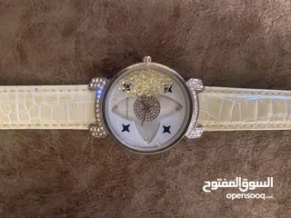  5 ساعات للبيع