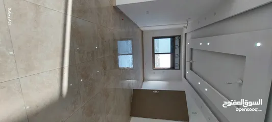  8 شقة مع ساعة كهرباء بالطيرة