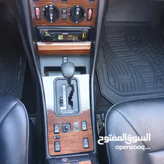  20 Mercedes  300 SE تب نضافة