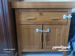  3 خزان ملابس أطفال طول 92 وعرض 92 بابين + جارور كبير بحاجه الي فرشه صغيره فقط