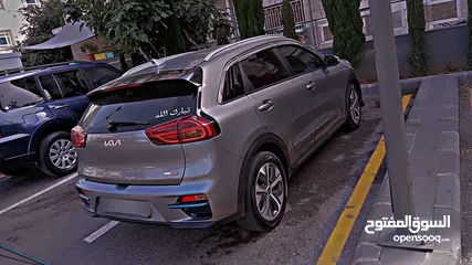  5 مركبه من نوع كيا نيرو موديل 2022 كهربائيه