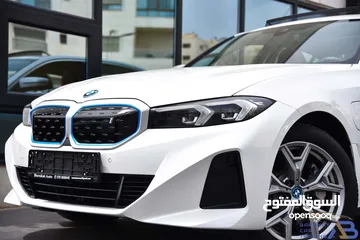  10 بي ام دبليو الفئة الثالثة كهربائية بالكامل 2023 BMW i3 eDrive35L EV M Power Kit_Full Option
