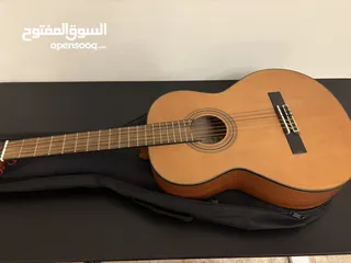  1 جييتار كلاسيكي Aria