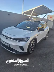 2 اي دي 4فحص كامل بحاله الوكاله  جمرك جديد باسم المستورد  لون لؤلؤي مميز  تحديث آخر إصدار للسياره