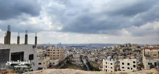  17 ارض مميزه و ذات إطلالة رائعه على الغرب للبيع من ألمالك مباشره  في اجمل مناطق  ألمرقب تستحق المشاهده