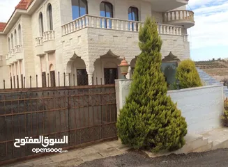  6 بيت طابق اول مع السطح للبيع- مدخل مستقل-اطلالة مميزة-  السلط ضاحية الزهور