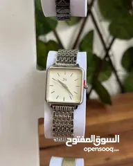  9 ساعات نسائية ماركة tome