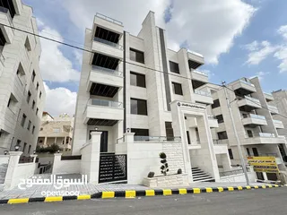  3 شقة شبه ارضي مساحة 200م وحديقة 250م مميزة للبيع بخلدا بسعر مميز تشطيبات مميزة (مشروع 111)