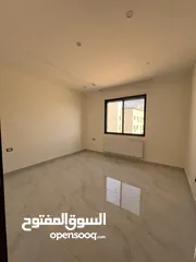  8 شقق مميزة للبيع 250 متر في ارقى مناطق شمال عمان شفابدران متوفر طابق اول وطابق أرضي وأخير مع روف مميز