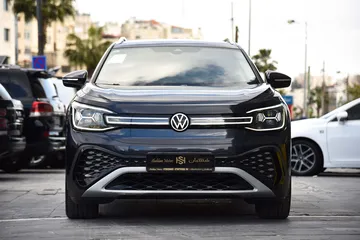  2 Volkswagen ID.6 Crozz PURE + 2022 فولكس فاجن اي دي