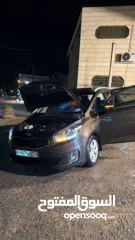  16 كيا كارينز 2016