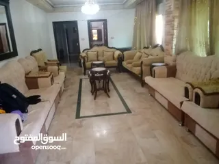  24 مدرسة للبيع من الصف الأول للسادس لعدم التفرغ عمان قابل للتفاوض