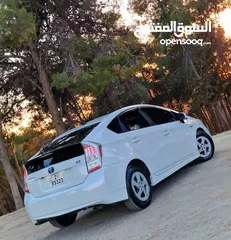  21 تويوتا بريوس