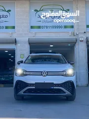  29 VOLKSWAGEN ID.6 CROZZ  PRO 2024 Piano Black