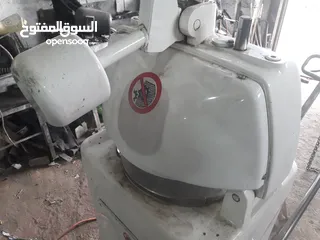  10 عده مخبز للبيع رقاقات جديده وفرن وعجانه وقطاعه