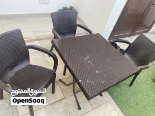  1 طقم كراسي وطاولة
