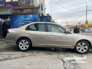  4 هوندا سيفيك بسعر حرق