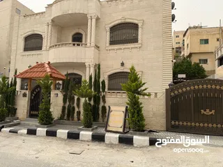 1 بيت مستقل طابقين والبناء جديد مساحه الارض 330 م مساحه البناء كل طابق 170 م واجهه حجر منطقه ام نواره