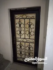  11 بيت للايجار