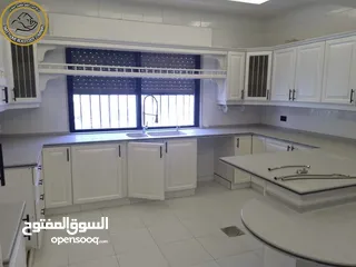  2 شقة فاخرة للبيع في الصويفية طابق ثالث 210م تشطيب سوبر ديلوكس