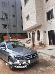  4 مرسيدس بنز الفئه c200 بنزين