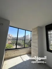  18 شقق للإيجار