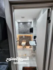  12 مكتب فخم للإيجار أو البيع