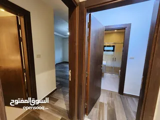  8 شقة أرضية فارغة للإيجار في الصويفية - ref: 14414