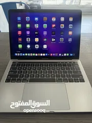  1 جهاز لابتوب macbook pro للبيع موصفاتو بالصور