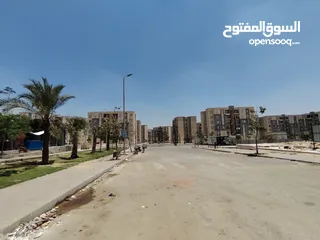  3 محل تجاري في منطقه 390 فدان في حداىق أكتوبر بجوار ابني بيتك السابعه و مشروع 557 عماره