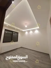  12 شقة جديدة - لم تسكن - خلدا - 3نوم 1ماستر - 200م - بلكونة بإطلالــــه مميزة - قرب الخدمات العامة -