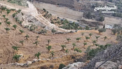  6 أرض في بيت كاحل مطلة على شارع واد القف