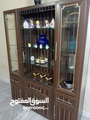  1 بوفيه للبيع.
