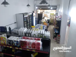  17 سوبر ماركت للبيع