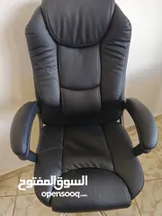  11 اثاث مكتبي كامل بحالة جيدة للبيع